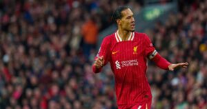 Van Dijk phản đối nhận định về khó khăn của Liverpool